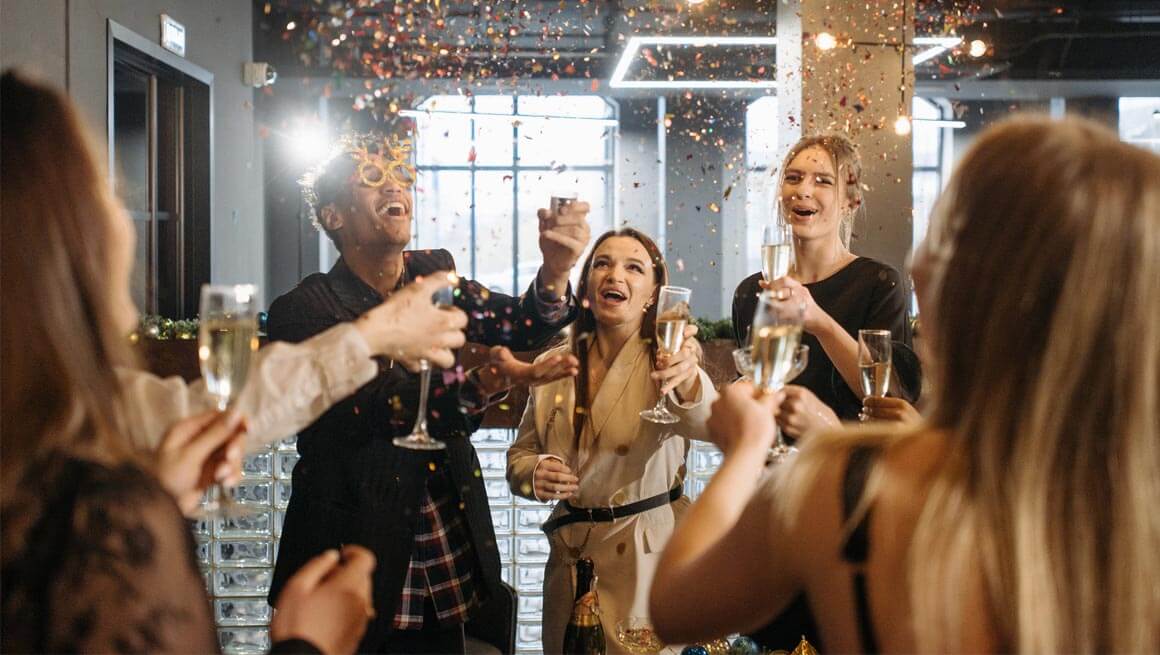 Организация праздников на 23 февраля, 8 марта в Москве - незабываемый опыт и эмоции для сотрудников!